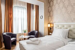 Ornament Hotel