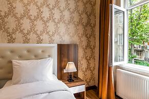 Ornament Hotel