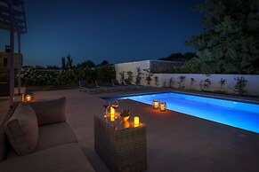 Casa Bianca Villa With Private Pool
