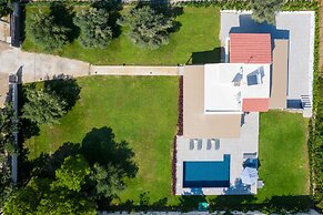 Casa Bianca Villa With Private Pool