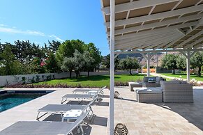 Casa Bianca Villa With Private Pool