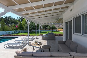 Casa Bianca Villa With Private Pool