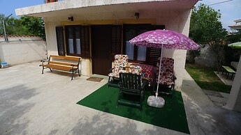 Apartment in Premantura with Garage near Kamenjak