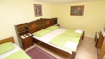 Apartment in Premantura with Garage near Kamenjak