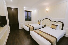 Vincent Halong Hotel