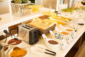 Vincent Halong Hotel