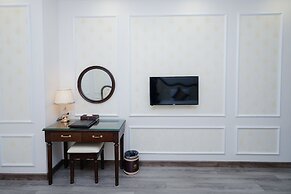 Vincent Halong Hotel