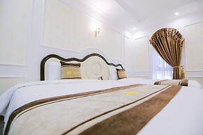 Vincent Halong Hotel