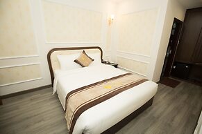 Vincent Halong Hotel