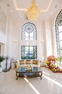 Vincent Halong Hotel