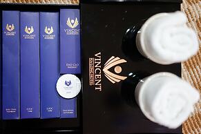 Vincent Halong Hotel