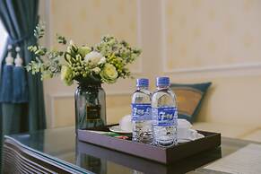 Vincent Halong Hotel