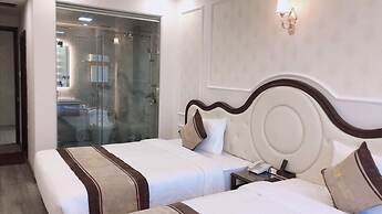 Vincent Halong Hotel