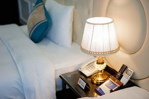 Vincent Halong Hotel