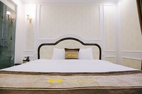 Vincent Halong Hotel