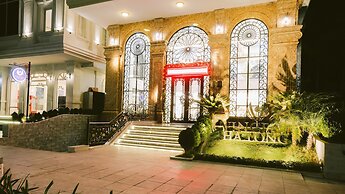 Vincent Halong Hotel