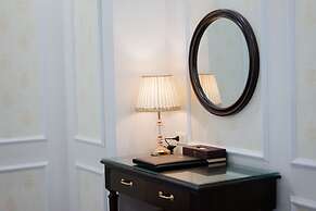 Vincent Halong Hotel