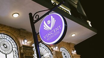 Vincent Halong Hotel
