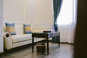 Vincent Halong Hotel