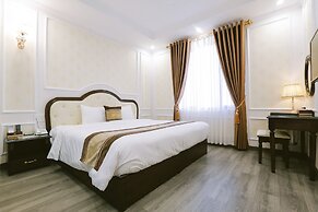 Vincent Halong Hotel