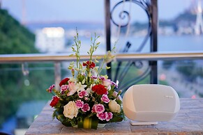 Vincent Halong Hotel