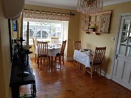 The River's Edge Guest House