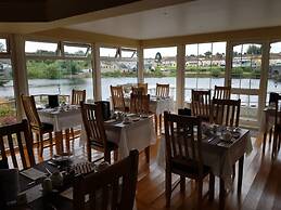 The River's Edge Guest House