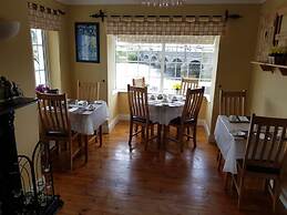 The River's Edge Guest House