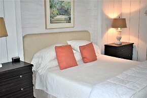 Simonton Court Historic Inn & Cottages