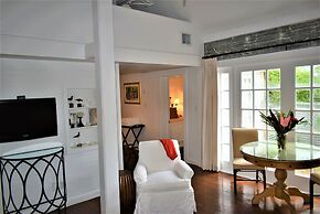 Simonton Court Historic Inn & Cottages