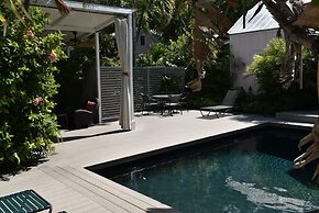 Simonton Court Historic Inn & Cottages