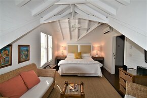 Simonton Court Historic Inn & Cottages