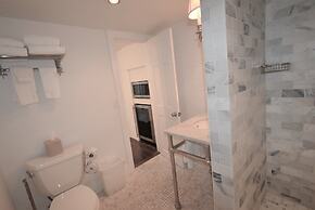 Simonton Court Historic Inn & Cottages