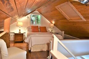 Simonton Court Historic Inn & Cottages