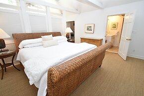 Simonton Court Historic Inn & Cottages