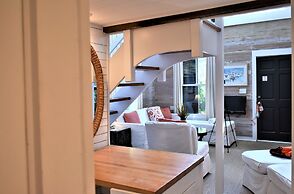 Simonton Court Historic Inn & Cottages