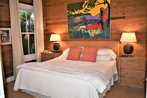 Simonton Court Historic Inn & Cottages