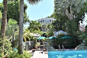 Simonton Court Historic Inn & Cottages