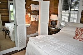 Simonton Court Historic Inn & Cottages