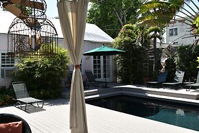 Simonton Court Historic Inn & Cottages