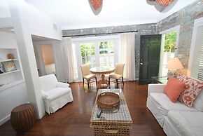 Simonton Court Historic Inn & Cottages