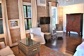 Simonton Court Historic Inn & Cottages