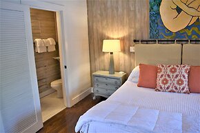 Simonton Court Historic Inn & Cottages