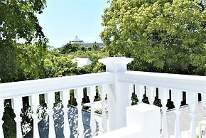 Simonton Court Historic Inn & Cottages