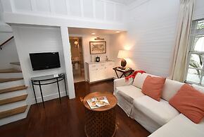 Simonton Court Historic Inn & Cottages