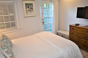 Simonton Court Historic Inn & Cottages