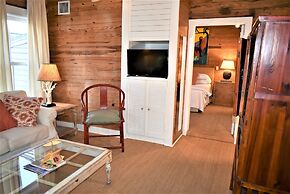 Simonton Court Historic Inn & Cottages