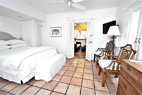 Simonton Court Historic Inn & Cottages