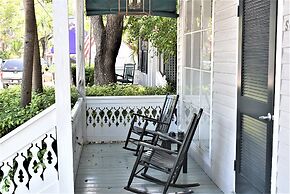 Simonton Court Historic Inn & Cottages