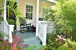 Simonton Court Historic Inn & Cottages